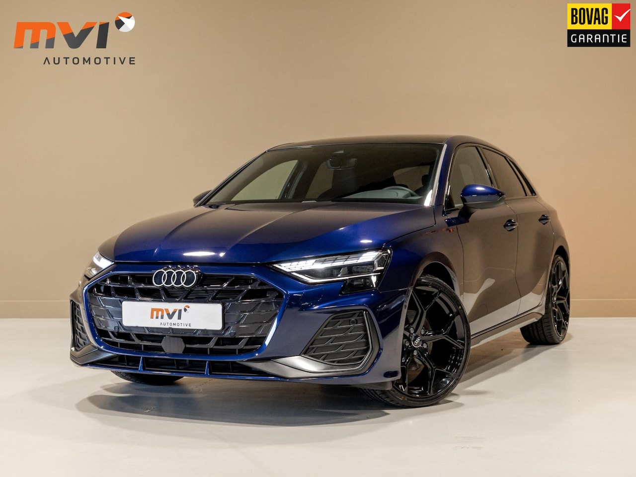 Audi A3 Sportback - 35 TFSI S edition / 150pk / Panorama dak / Sonos / Achteruitrij camera / - AutoWereld.nl
