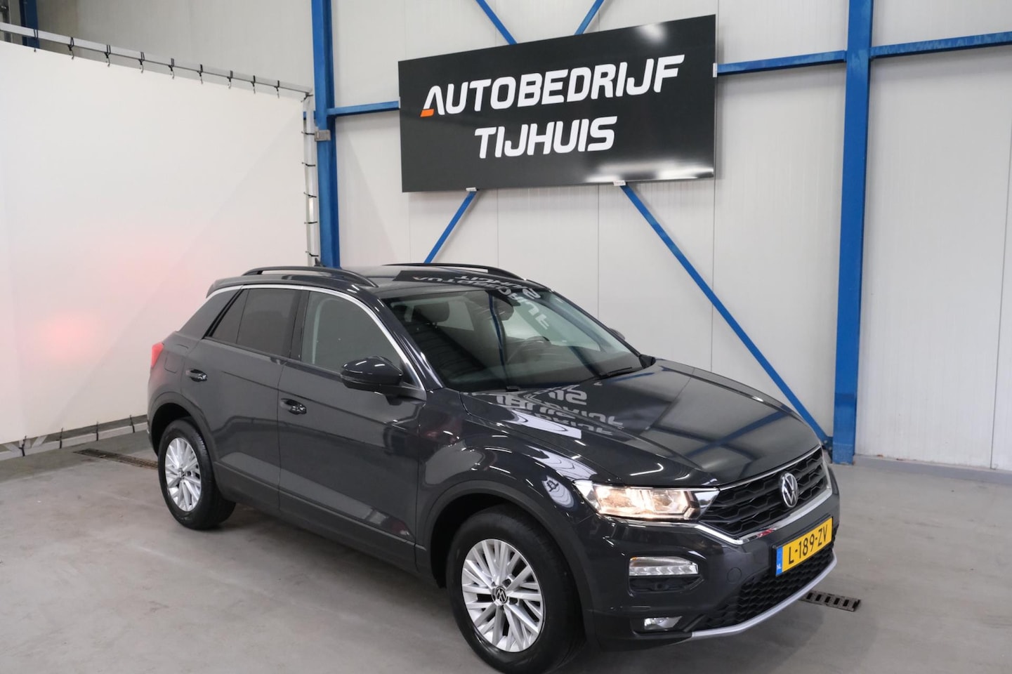 Volkswagen T-Roc - 1.0 TSI Style - N.A.P. Airco, Cruise, Navi, PDC. - AutoWereld.nl