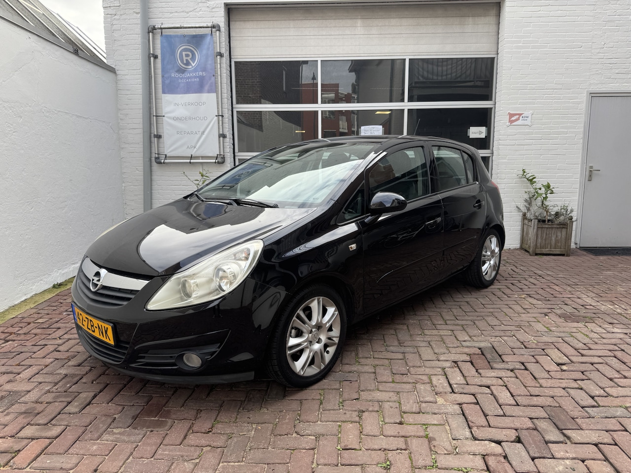 Opel Corsa - 1.4-16V Cosmo Airco/5Drs/Navi/LMvelgen/Mistlampen - AutoWereld.nl