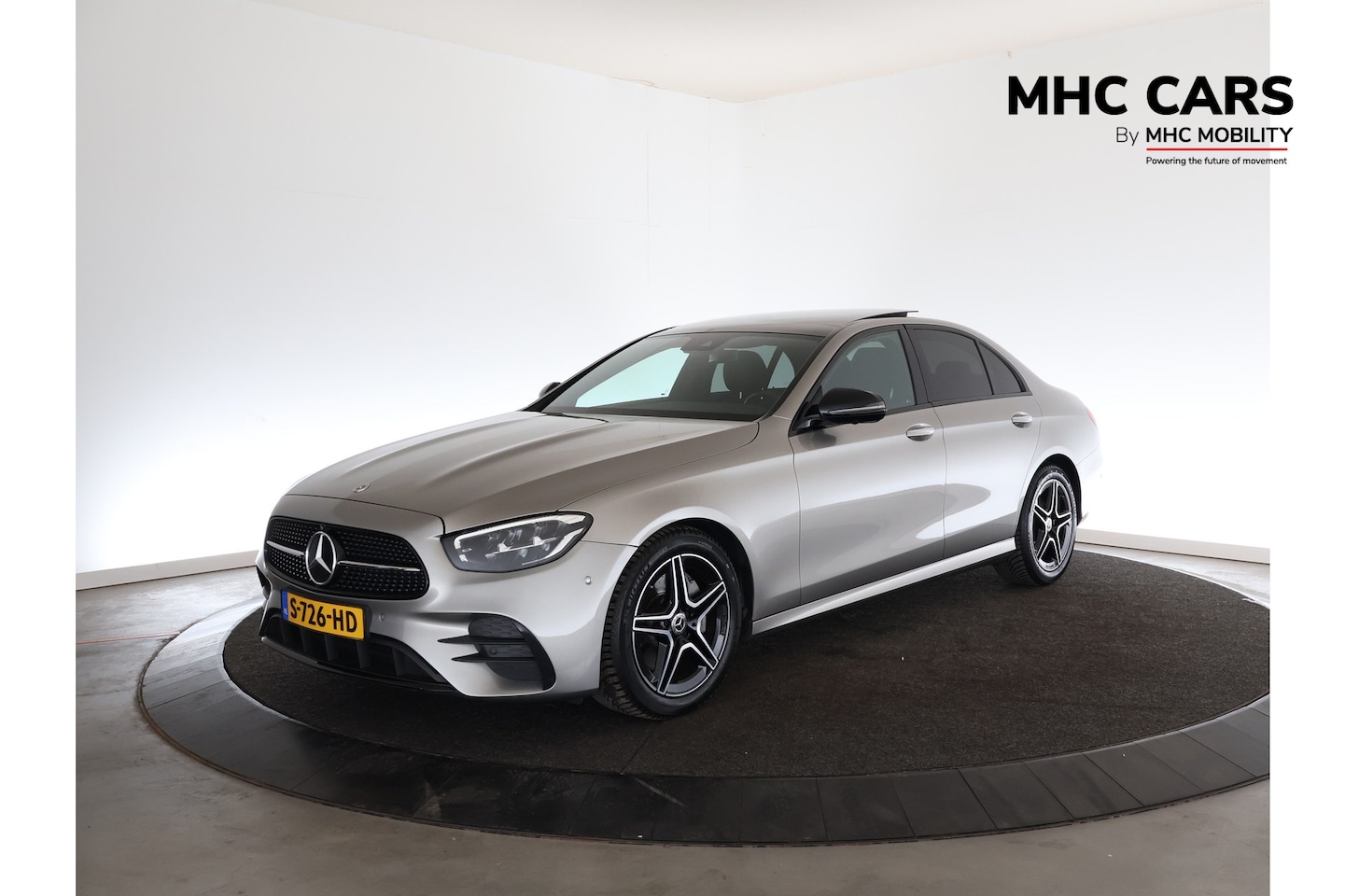Mercedes-Benz E-klasse - 200 Business Solution AMG | Panormadak | Trekhaak | Premium plus |* - AutoWereld.nl