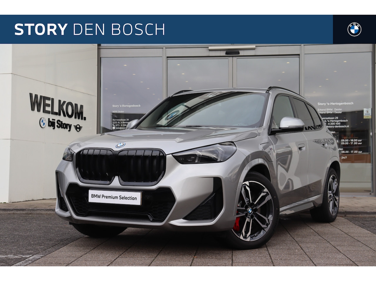 BMW X1 - xDrive25e M Sport Automaat / Panoramadak / Trekhaak / Sportstoelen / Achteruitrijcamera / - AutoWereld.nl