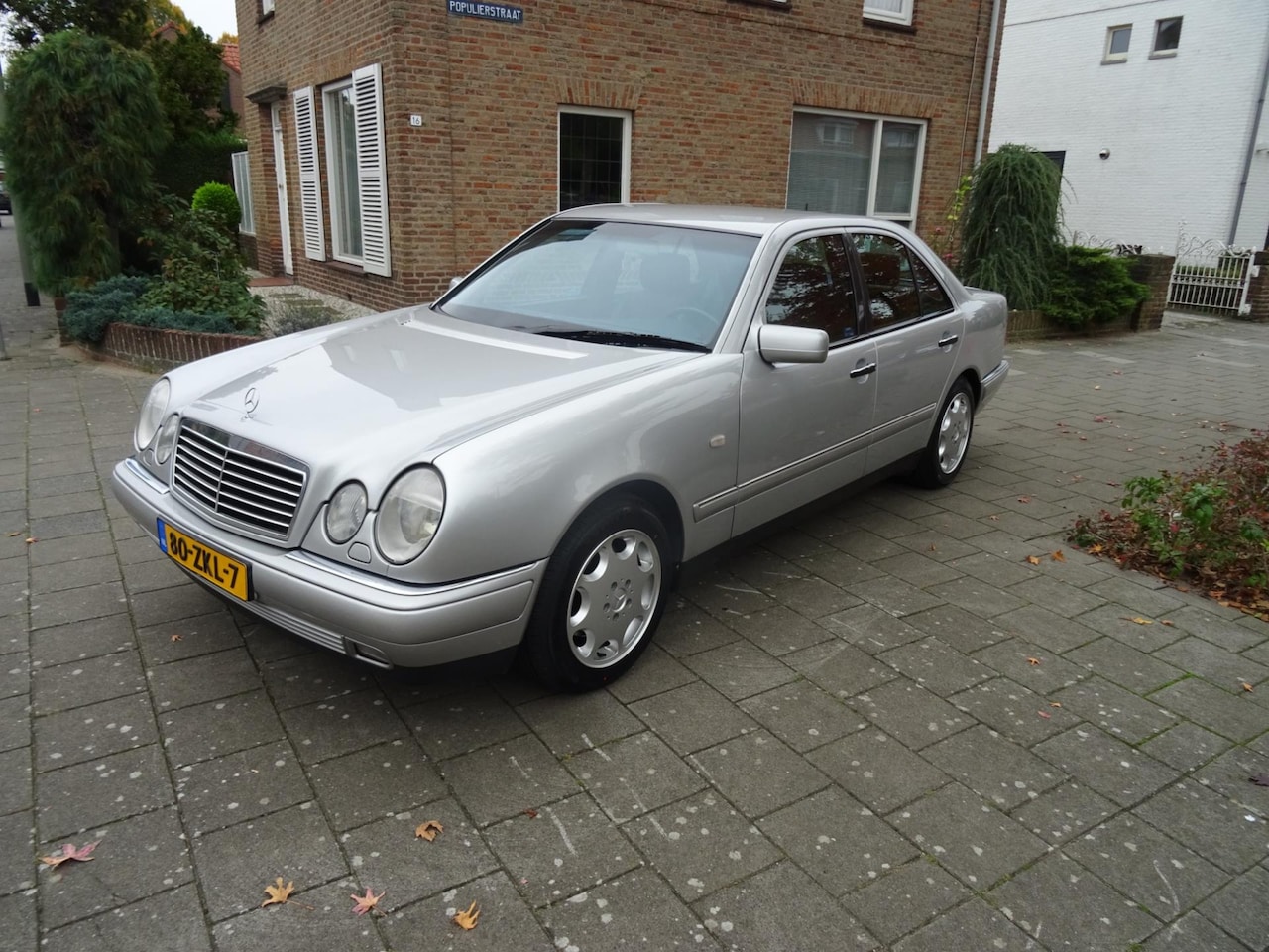 Mercedes-Benz E-klasse - E-280 Elegance Automaat - AutoWereld.nl