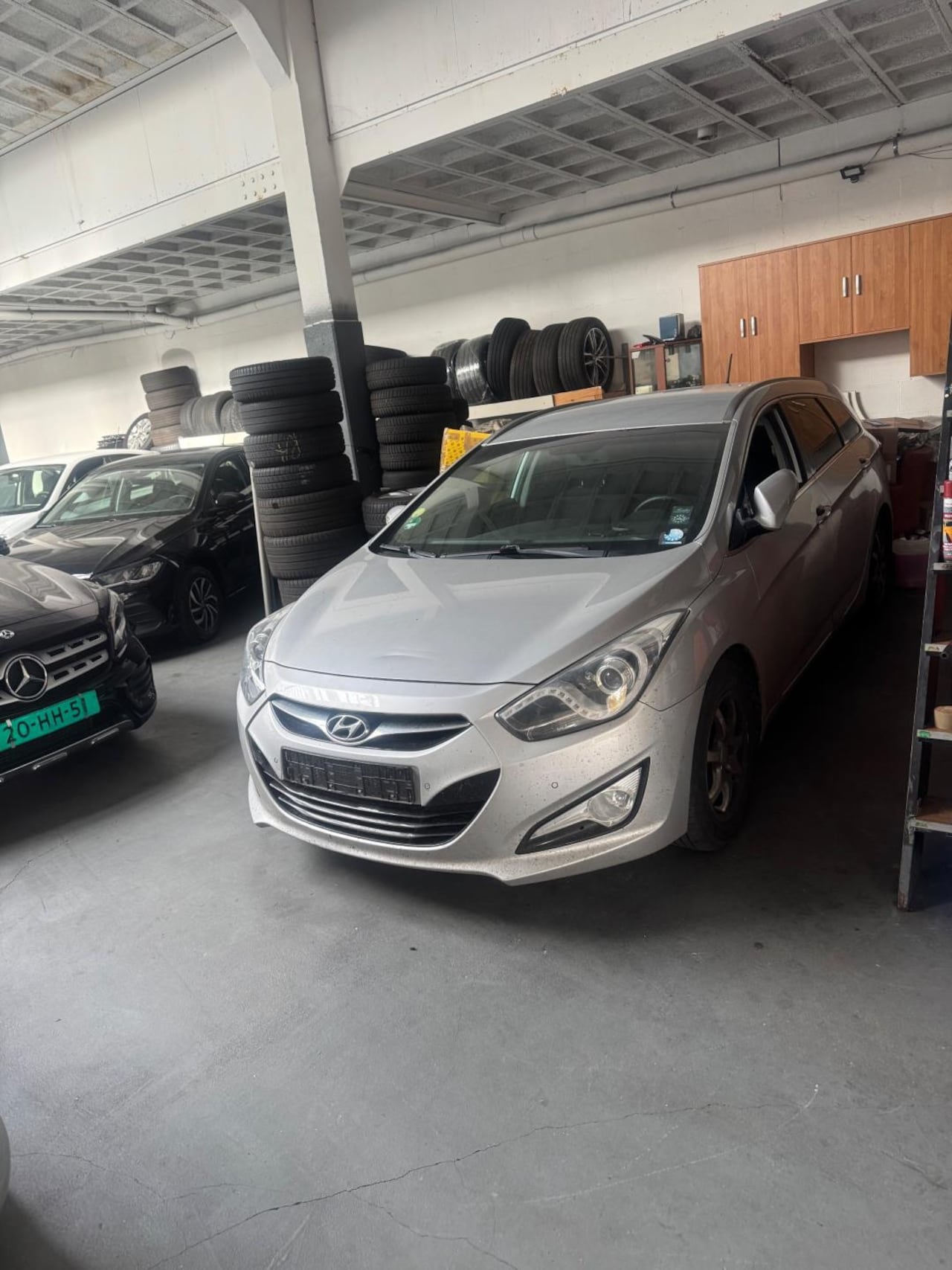 Hyundai i40 Wagon - 1.7 CRDi Business Edition 1.7 CRDi Business Edition - AutoWereld.nl