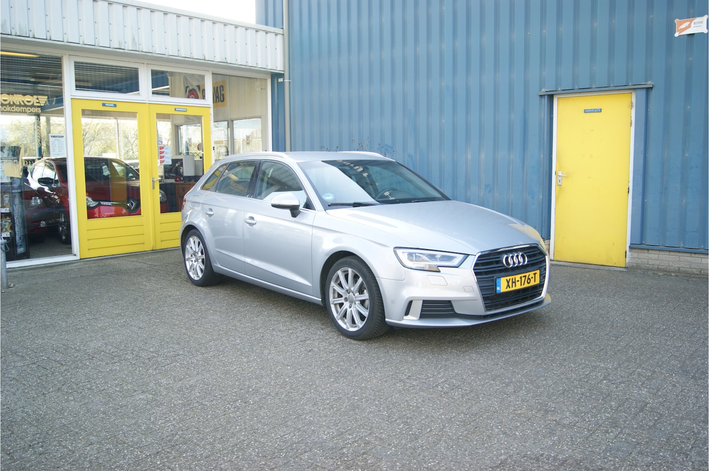 Audi A3 Sportback - 30 TFSI Sport Lease Edition 30 TFSI Sport Lease Edition, Airco/ECC, Navi!!! - AutoWereld.nl