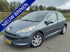 Peugeot 207 - 1.4-16V X-line