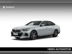 BMW 5-serie - 550e xDrive M-Sport | Trekhaak | CoPilot | 20" | Bowers & Wilkins Surround