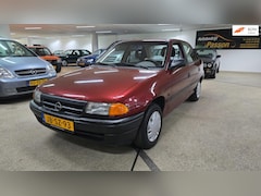Opel Astra - 1.6i Young 89.000dkm NAPAutomaat
