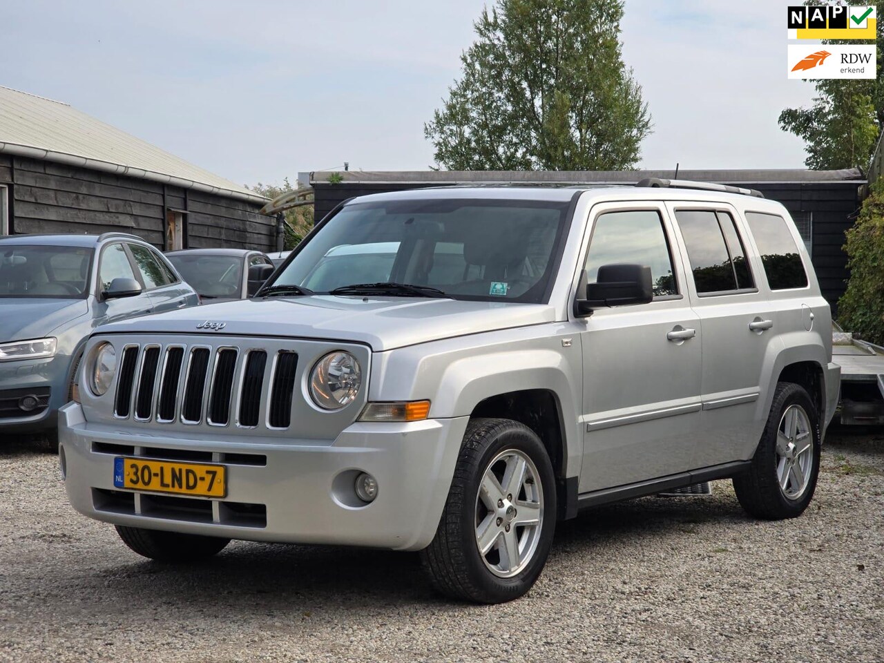 Jeep Patriot - 2.4 Limited Liberty Leer/4WD/Youngtimer - AutoWereld.nl