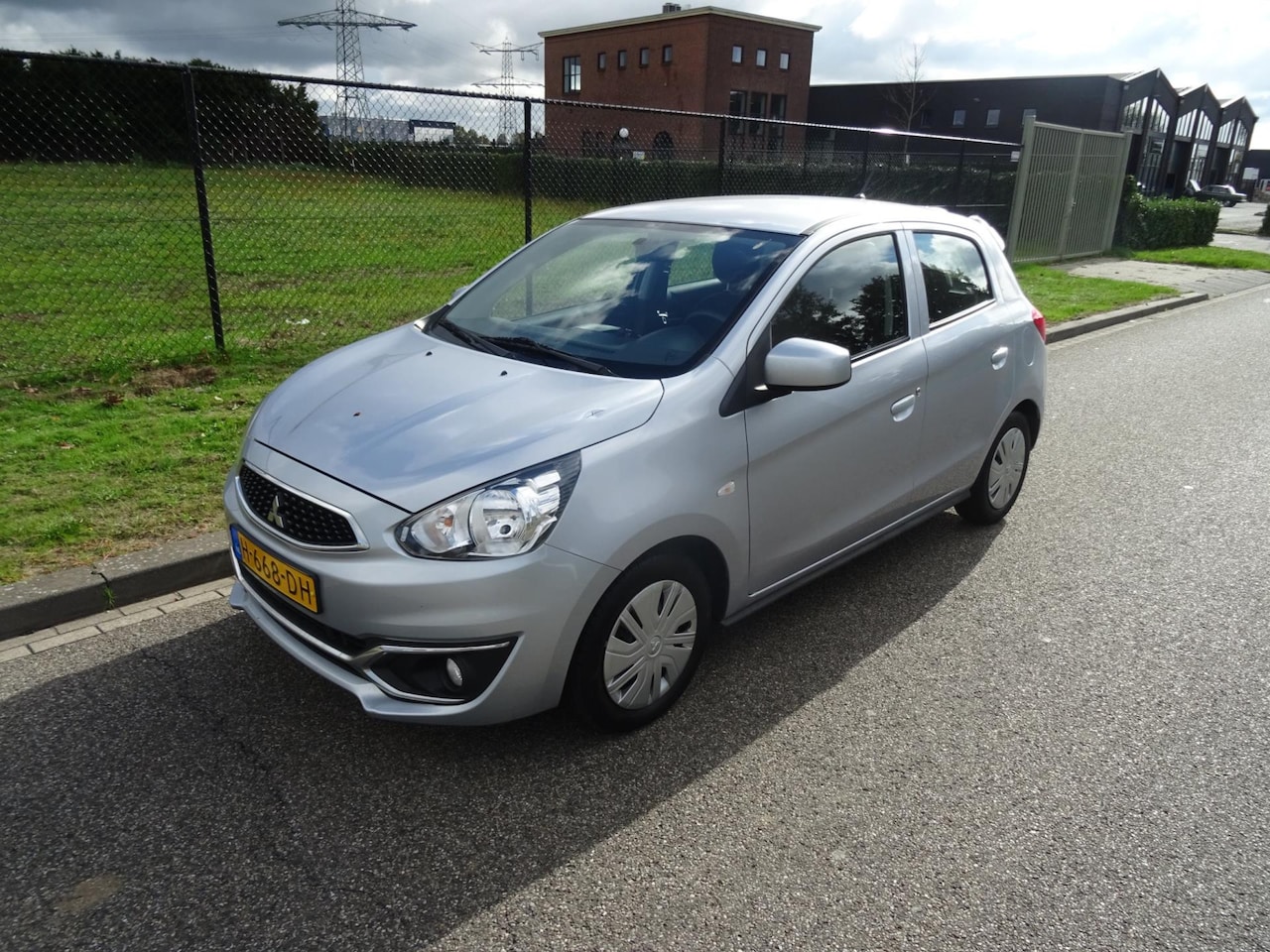 Mitsubishi Space Star - 1.0 Cool+ 1.0 Cool+ - AutoWereld.nl