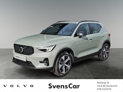 Volvo XC40 - 2.0 B4 Plus Dark | Trekhaak | Verwarmbare voorruit | Keyless Entry | Stoelverwarming |