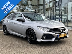 Honda Civic - 1.0 i-VTEC Black Edition | ACHTERUITRIJCAMERA | LM VELGEN | NAVIGATIE | STOELVERWARMMING |