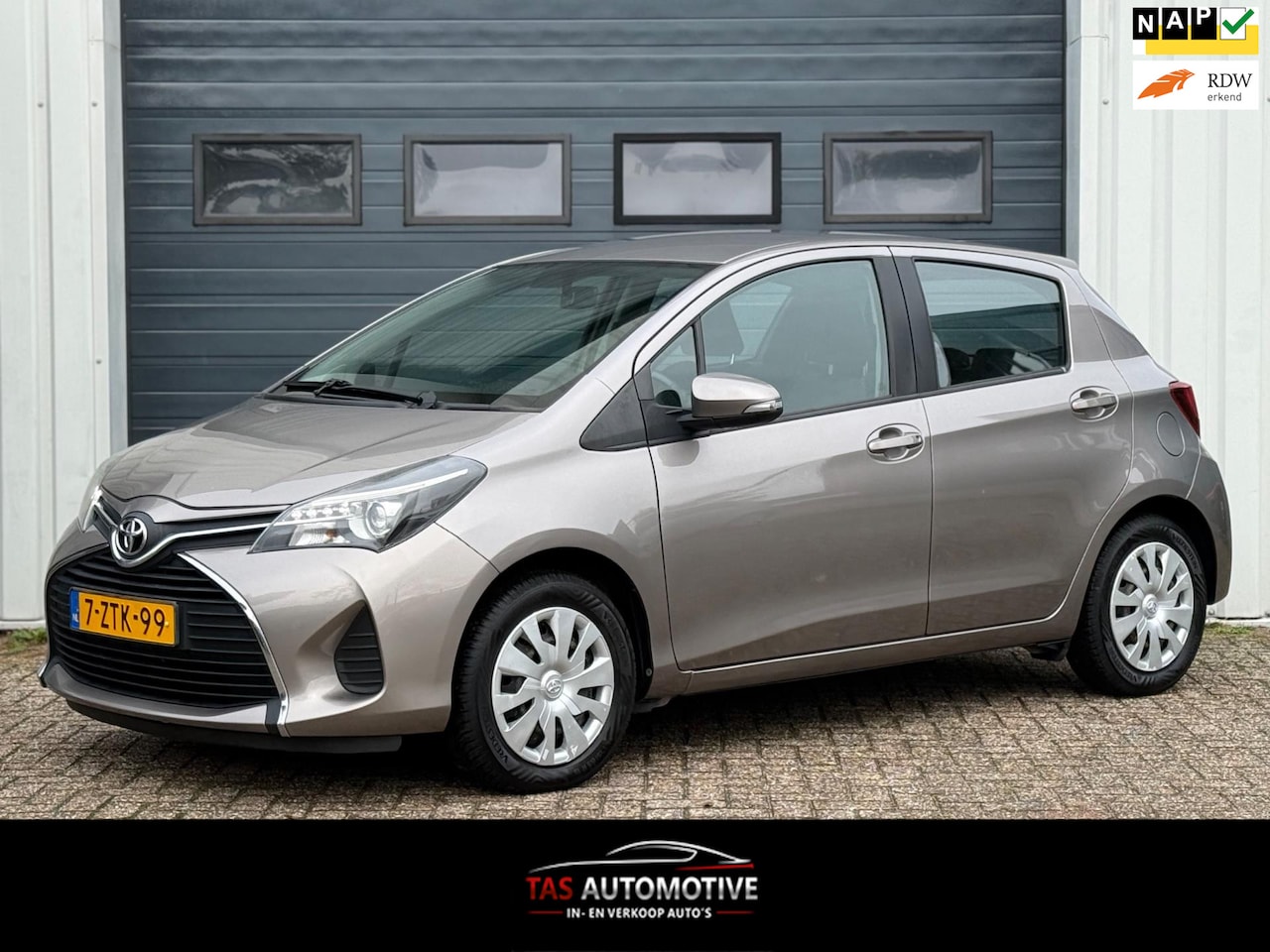 Toyota Yaris - 1.3 VVT-i Aspiration 2e EIG / 6 BAK / CRUISE - AutoWereld.nl