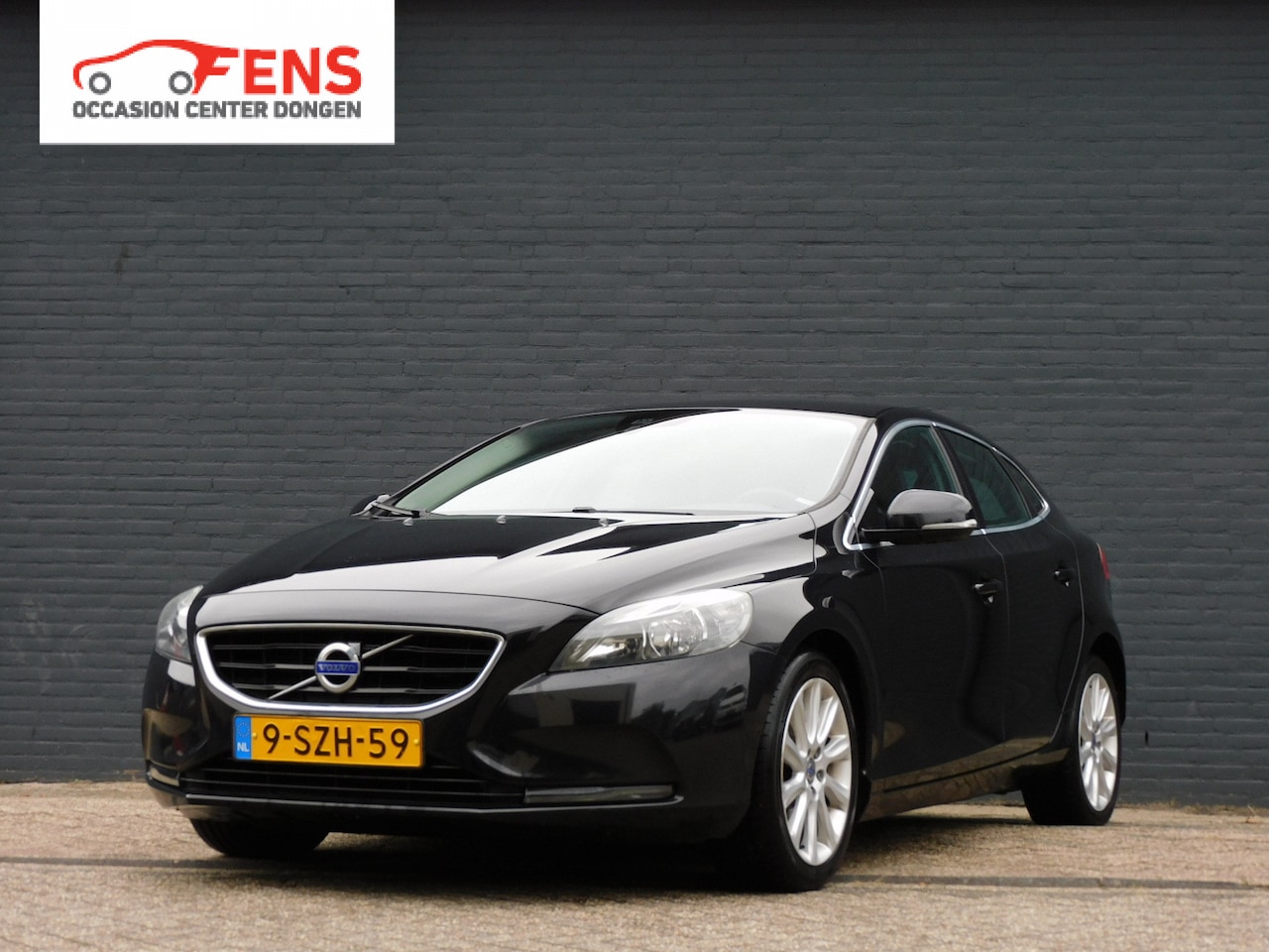 Volvo V40 - 1.6 D2 Summum STANDKACHEL! LEER! CRUISE! NAVI! AIRCO! LM VELGEN! - AutoWereld.nl