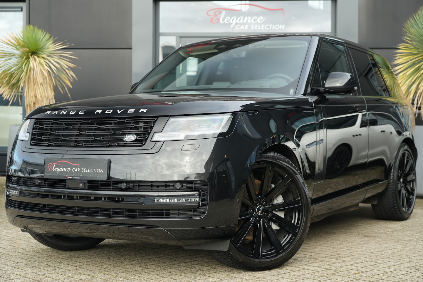 Land Rover Range Rover - 3.0 P460e HSE PHEV 460pk Panoramadak/360Camera/Meridian3D - AutoWereld.nl