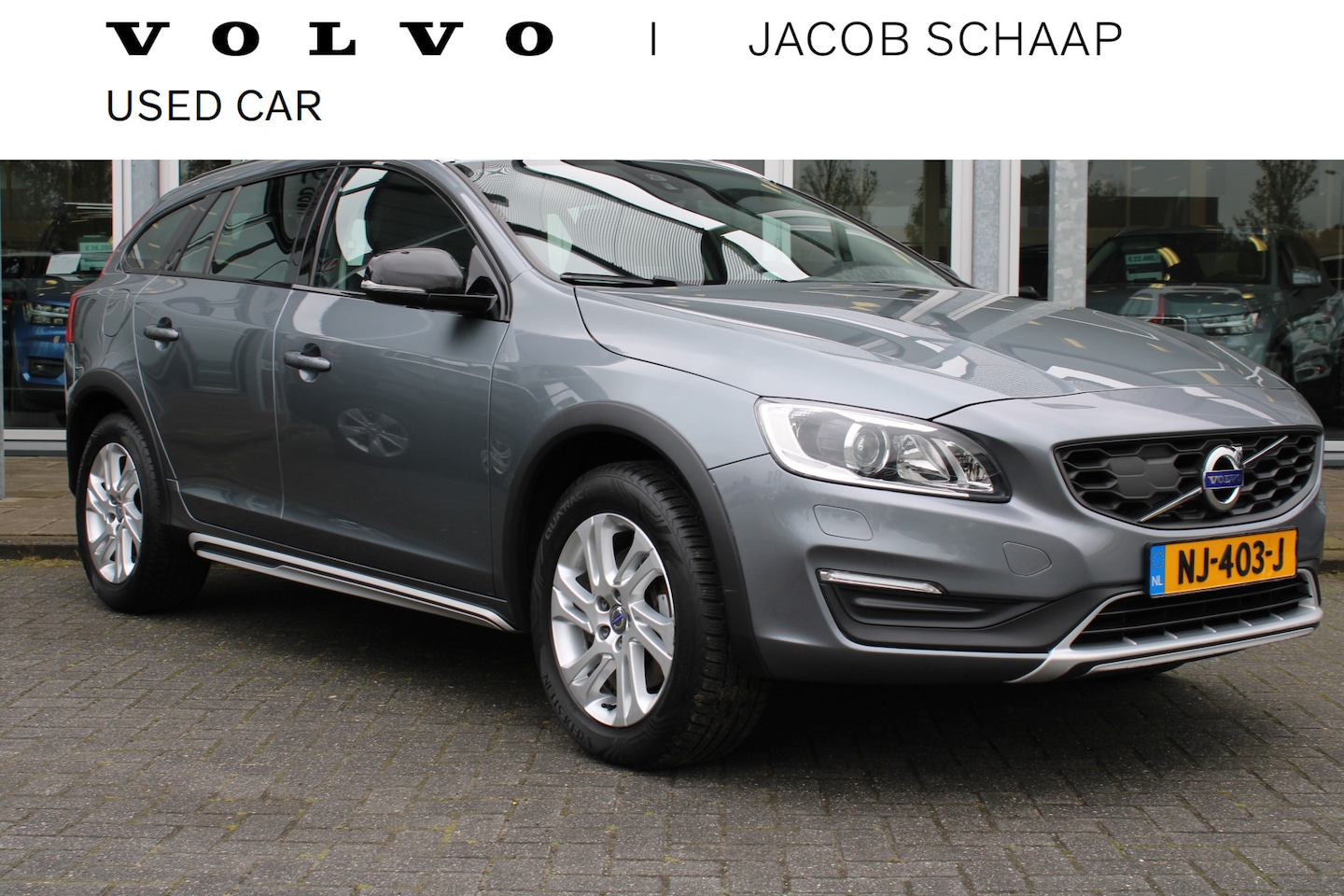 Volvo V60 Cross Country - D4 Nordic+ | Org. NL |  Afn. Trekhaak | Verw. Voorstoelen | Verw. Voorruit | Standkachel - AutoWereld.nl