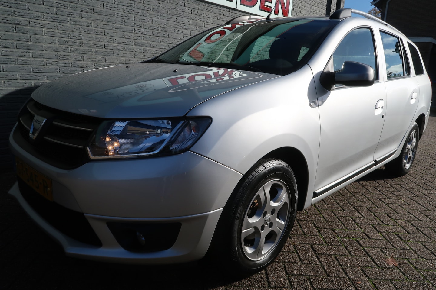 Dacia Logan MCV - 0.9 TCe 10th Anniversary Ingeruild. - AutoWereld.nl