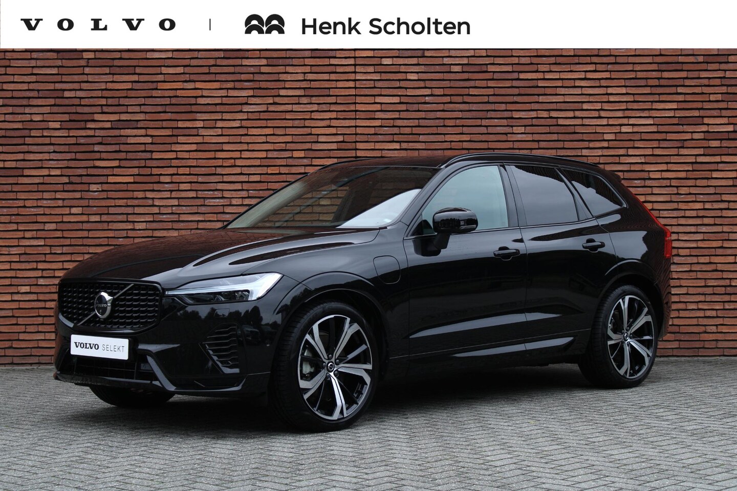 Volvo XC60 - 2.0 T8 Plug-in hybrid AWD Ultra Dark | Luchtvering | Trekhaak, elektrisch inklapbaar | Hea - AutoWereld.nl