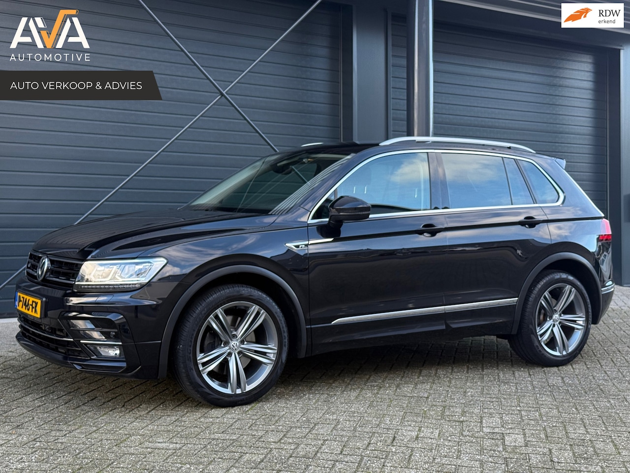 Volkswagen Tiguan - 2.0 TSI 4Motion Highline Business R 2.0 TSI 4Motion Highline Business R, Wegklapbare trekhaak - AutoWereld.nl