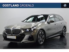 BMW 5-serie Touring - 530e M Sport Automaat / Panoramadak / Trekhaak / Achteruitrijcamera / Adaptieve LED / M Sp