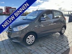 Hyundai i10 - 1.0 Black pack 5 deurs airco nieuwe apk