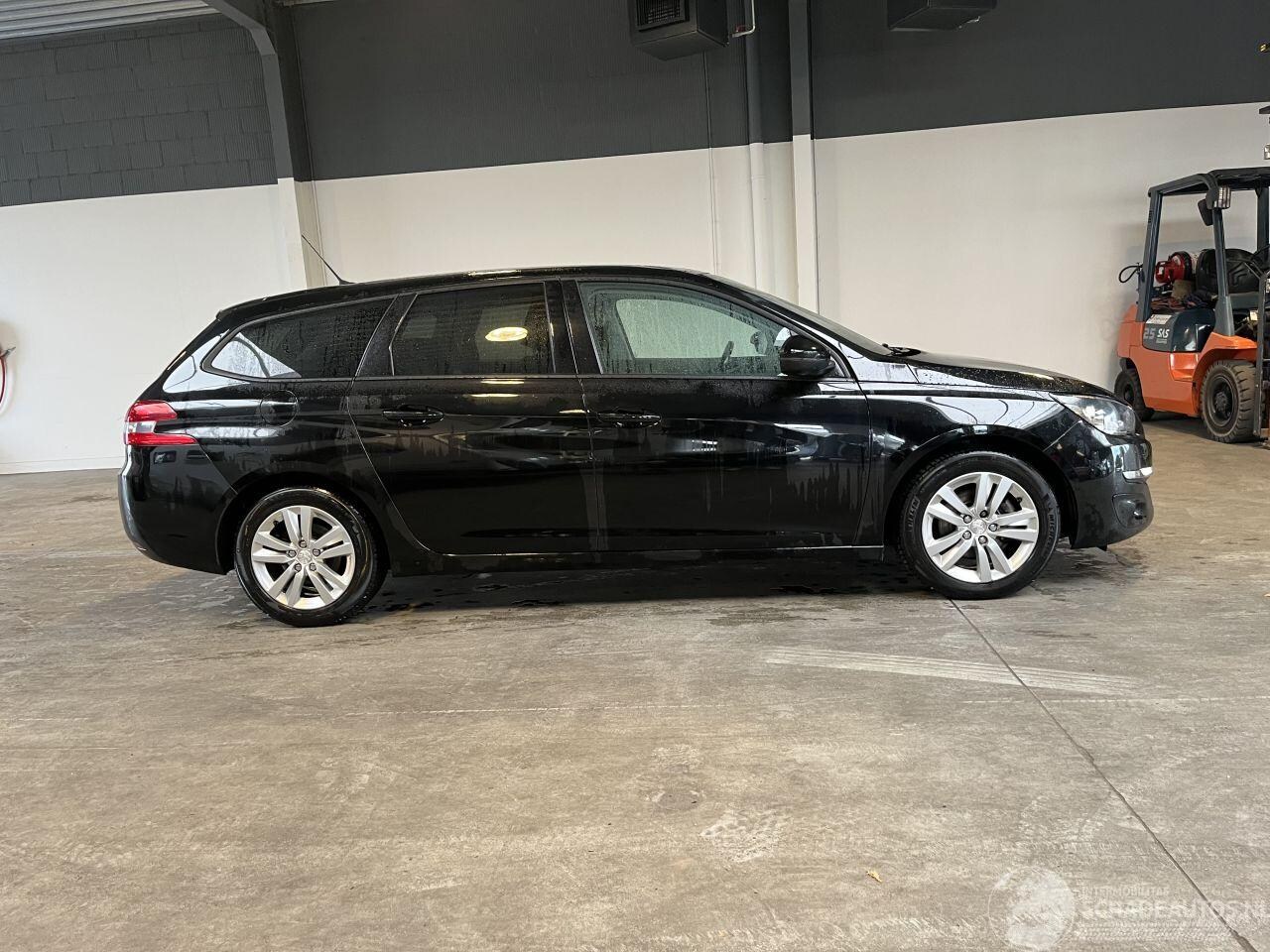 Peugeot 308 - 1.6 BlueHDi Blue Lease Executive 1.6 BlueHDI Blue Lease Executive