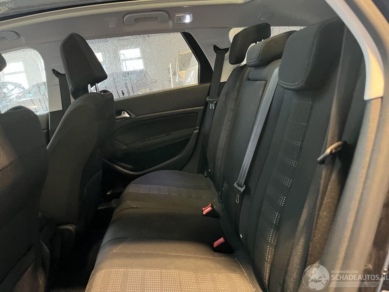 Peugeot 308 - 1.6 BlueHDi Blue Lease Executive 1.6 BlueHDI Blue Lease Executive