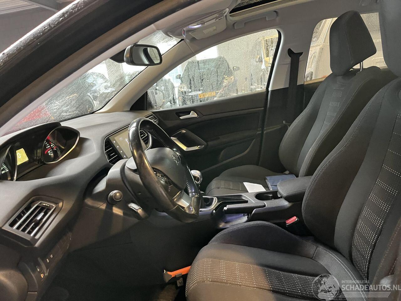 Peugeot 308 - 1.6 BlueHDi Blue Lease Executive 1.6 BlueHDI Blue Lease Executive