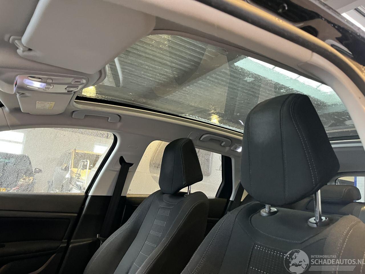 Peugeot 308 - 1.6 BlueHDi Blue Lease Executive 1.6 BlueHDI Blue Lease Executive