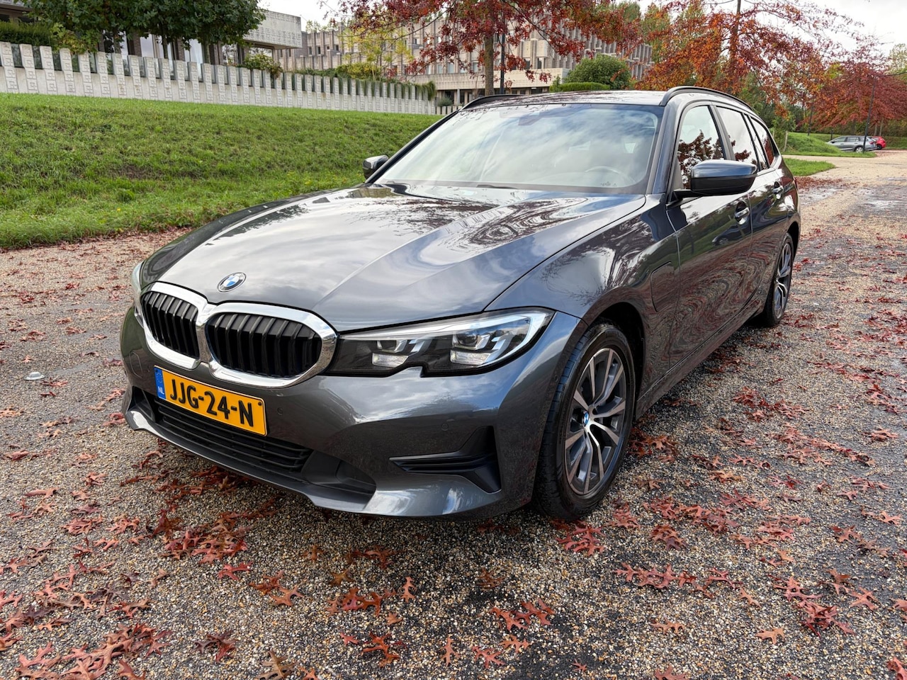 BMW 3-serie Touring - 330e Business Edition Leer Trekhaak BTW - AutoWereld.nl