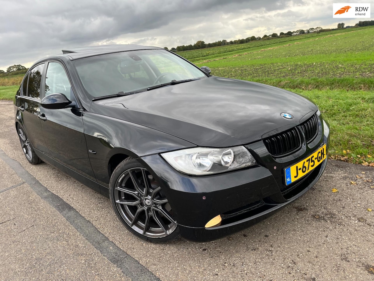 BMW 3-serie - 320i / sportpakket incl nieuwe apk - 157.000KM! - AutoWereld.nl