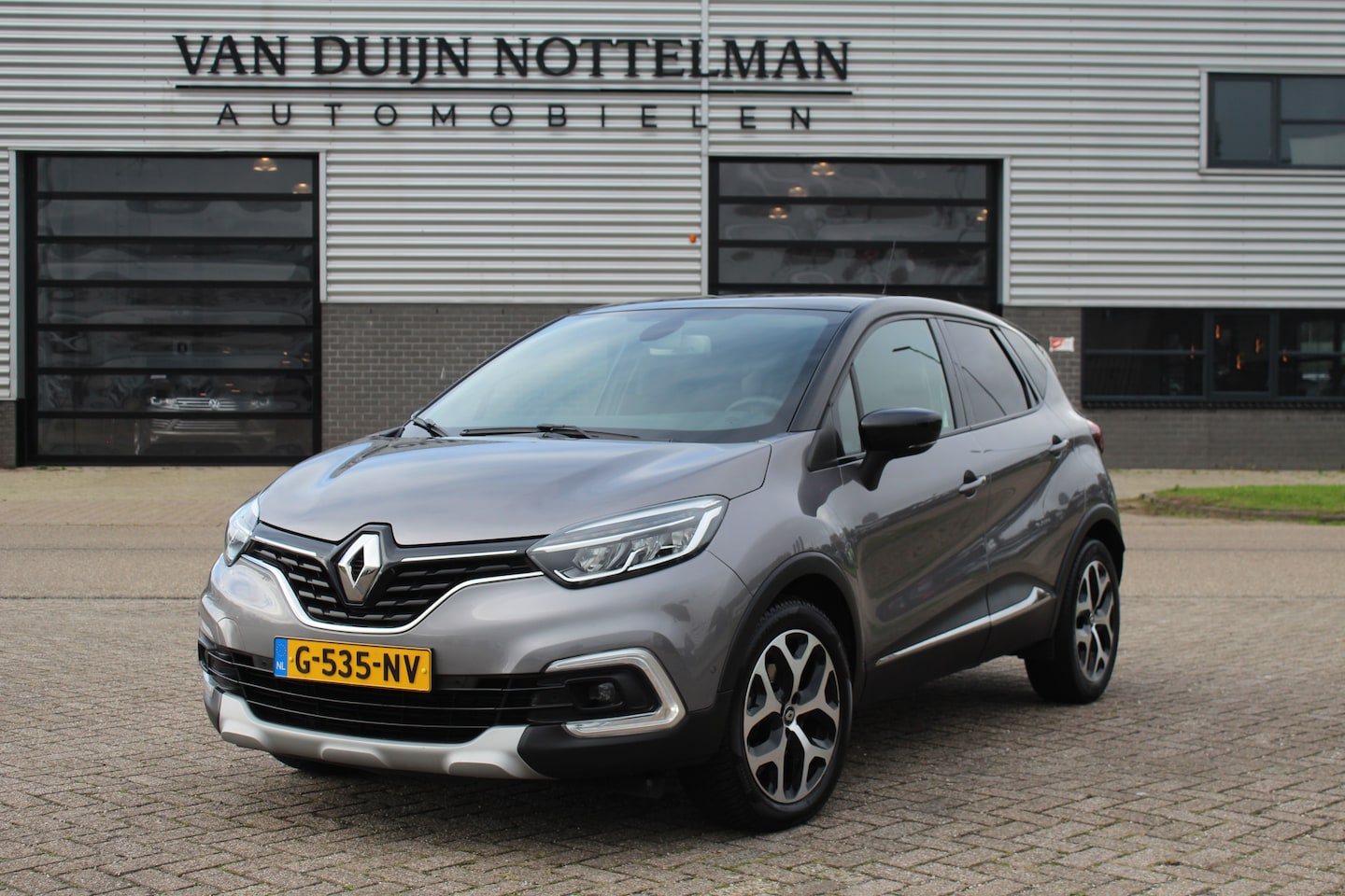 Renault Captur - 1.3 TCe Intens / Panoramadak / Carplay / Camera - AutoWereld.nl