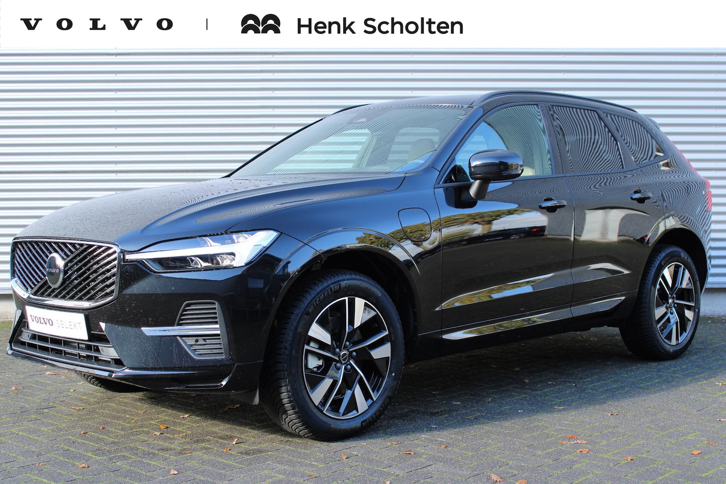 Volvo XC60 - 2.0 T6 Plug-in hybrid AWD Essential | Lichtmetalen Velgen 18" | City Weave Textiel Bekledi - AutoWereld.nl