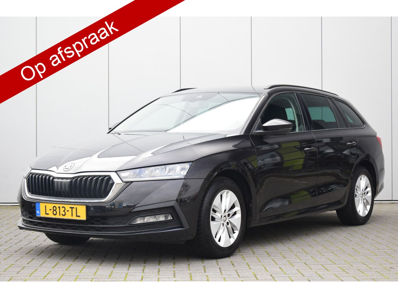 Skoda Octavia Combi - 1.0 TSI Business Edition Priv/Glass Navi/Carplay Digi/Cockpit Led Pdc - AutoWereld.nl