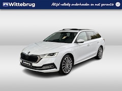 Skoda Octavia Combi - 1.4 TSI iV PHEV Style / Panorama dak / Led Matrix verlichting / Leder / Suéde bekleding /