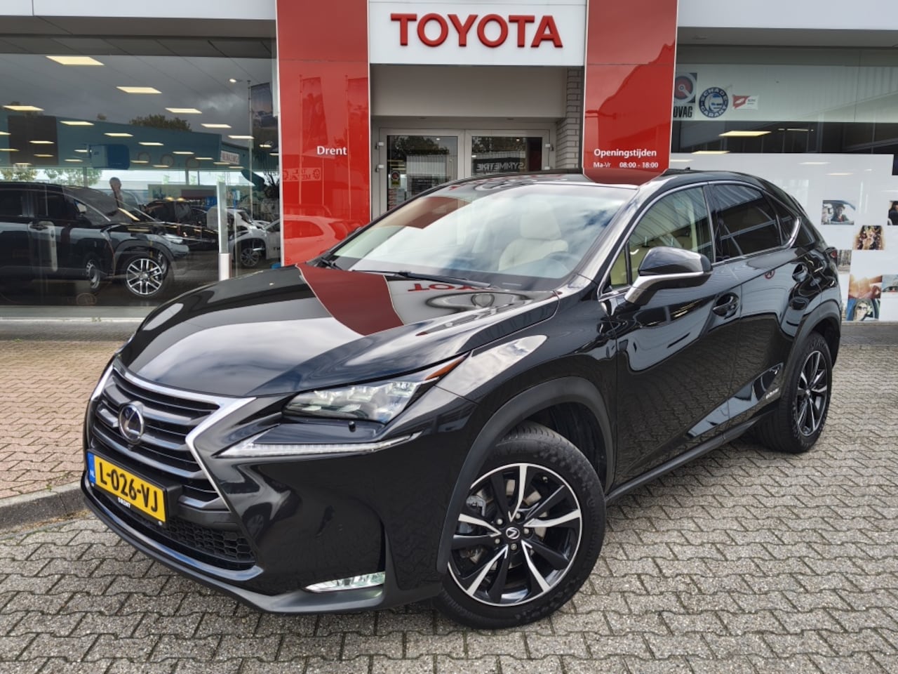 Lexus NX - 300h AWD President line | Pano | Mark Levison | Navi | Sensoren - AutoWereld.nl