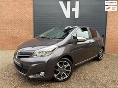 Toyota Yaris - 1.3 VVT-i Aspiration | PANO | TREKHAAK | LMV | AIRCO |