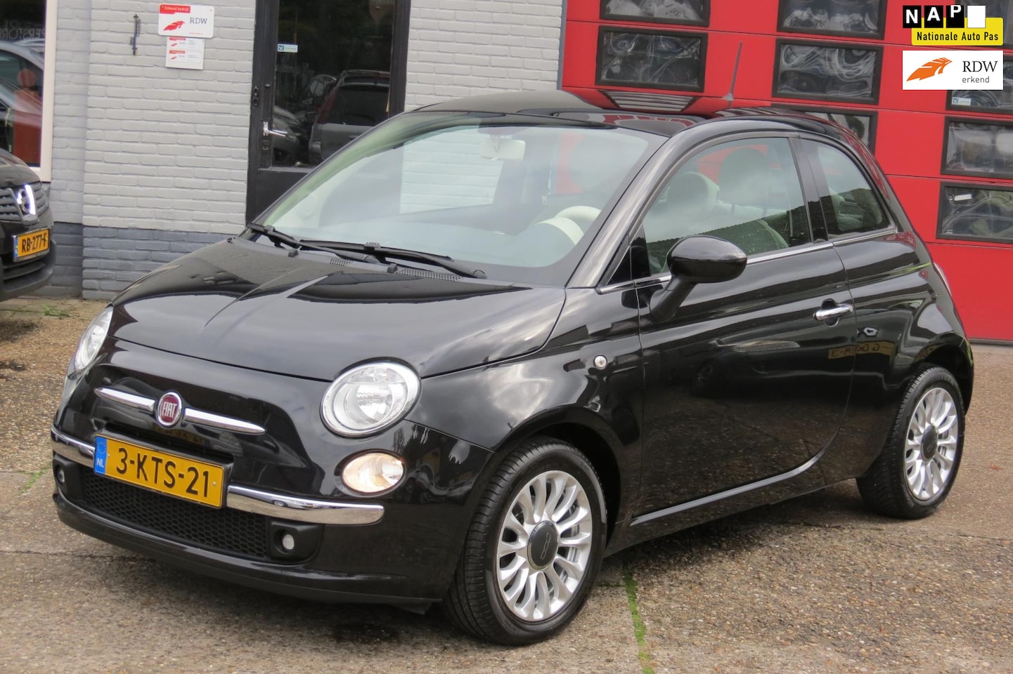 Fiat 500 - 0.9 TwinAir Lounge 0.9 TwinAir Lounge, AUTOMAAT, AIRCO ,PANO DAK - AutoWereld.nl