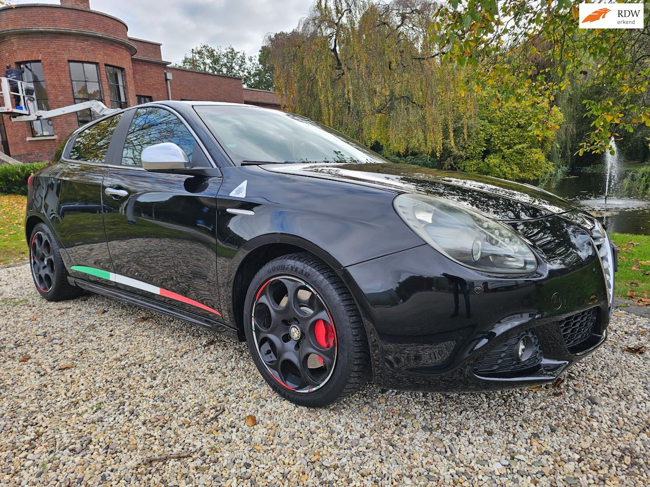 Alfa Romeo Giulietta - 1.7 TBi Quadrifoglio Verde 1.7 TBi Quadrifoglio Verde - AutoWereld.nl