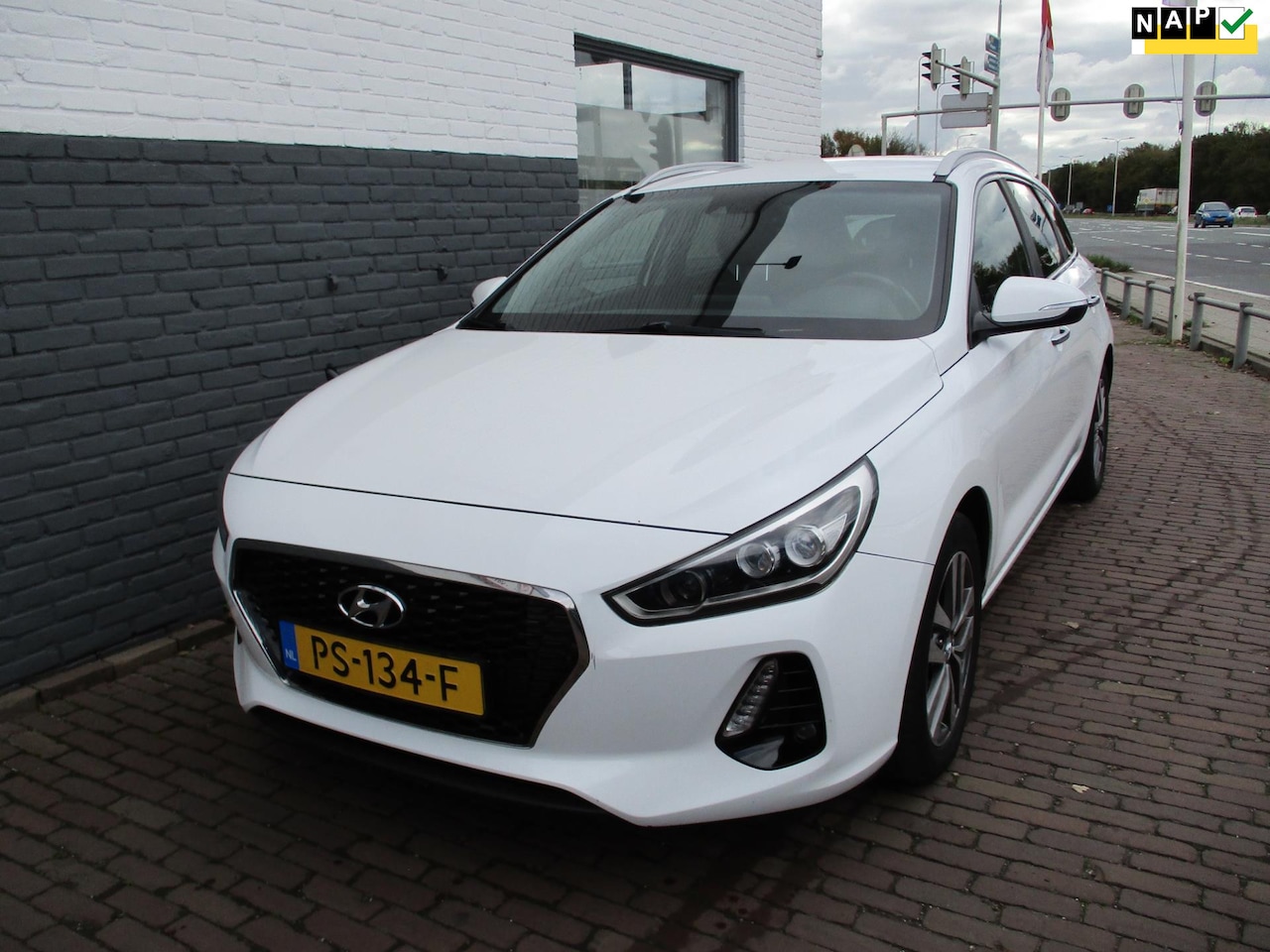 Hyundai i30 Wagon - 1.4 T-GDI Premium 1.4 T-GDI Premium - AutoWereld.nl
