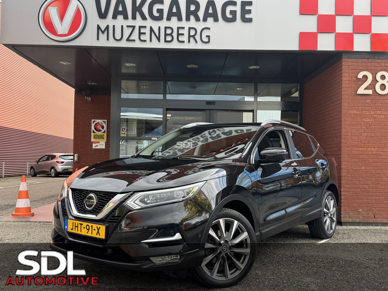 Nissan Qashqai - 1.3 DIG-T Tekna // FULL LED // LEDER // PANO-DAK // ELEK. STOEL // NAVI + CARPLAY // 360 C - AutoWereld.nl