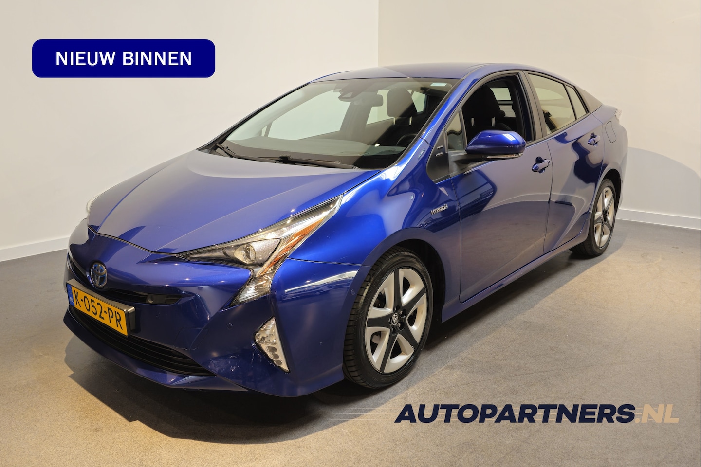 Toyota Prius - 1.8 Dynamic JBL - Stoelverwarming - Adaptive Cruise - Dodehoek detectie - Cam - AutoWereld.nl