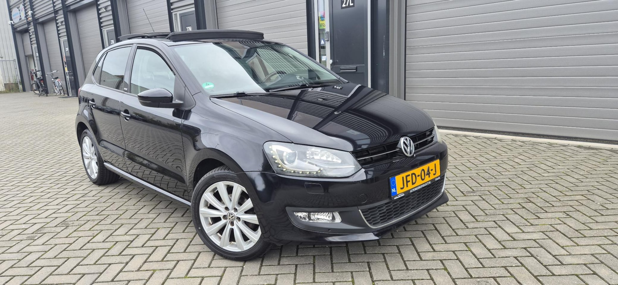 Volkswagen Polo - 1.2 TSI Highline 105Pk/Panorama/Bluetooth/Navi/Clima/Stoelverwarming/LM-velgen - AutoWereld.nl