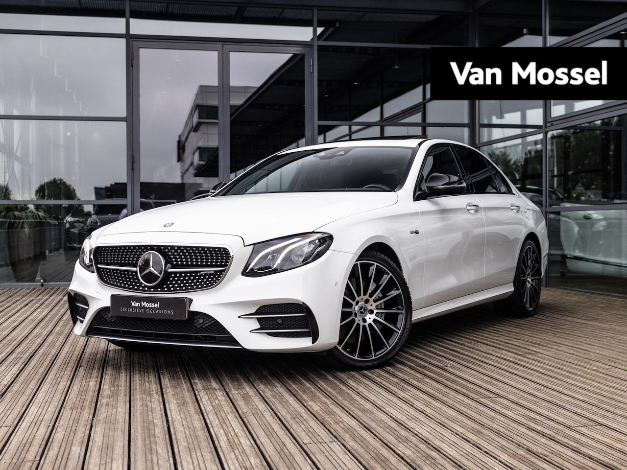 Mercedes-Benz E-klasse - AMG 43 4Matic Prestige Plus | BURMESTER | SCHUIF-KANTELDAK | SFEERVERLICHTING | 20 INCH MU - AutoWereld.nl