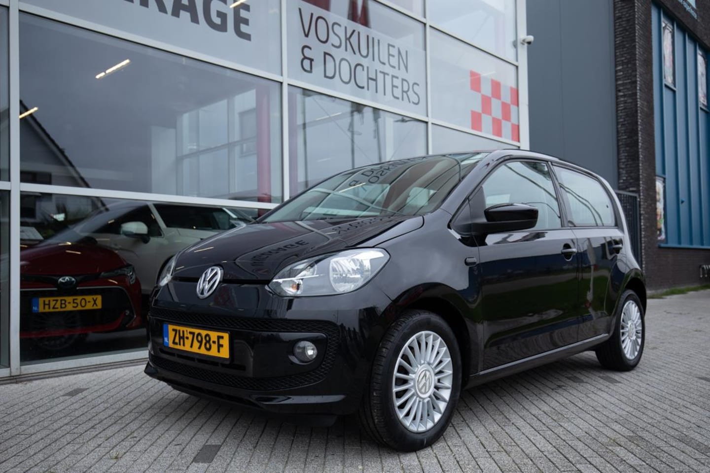 Volkswagen Up! - 1.0 high up! BlueMotion | Stoelverwarming - AutoWereld.nl
