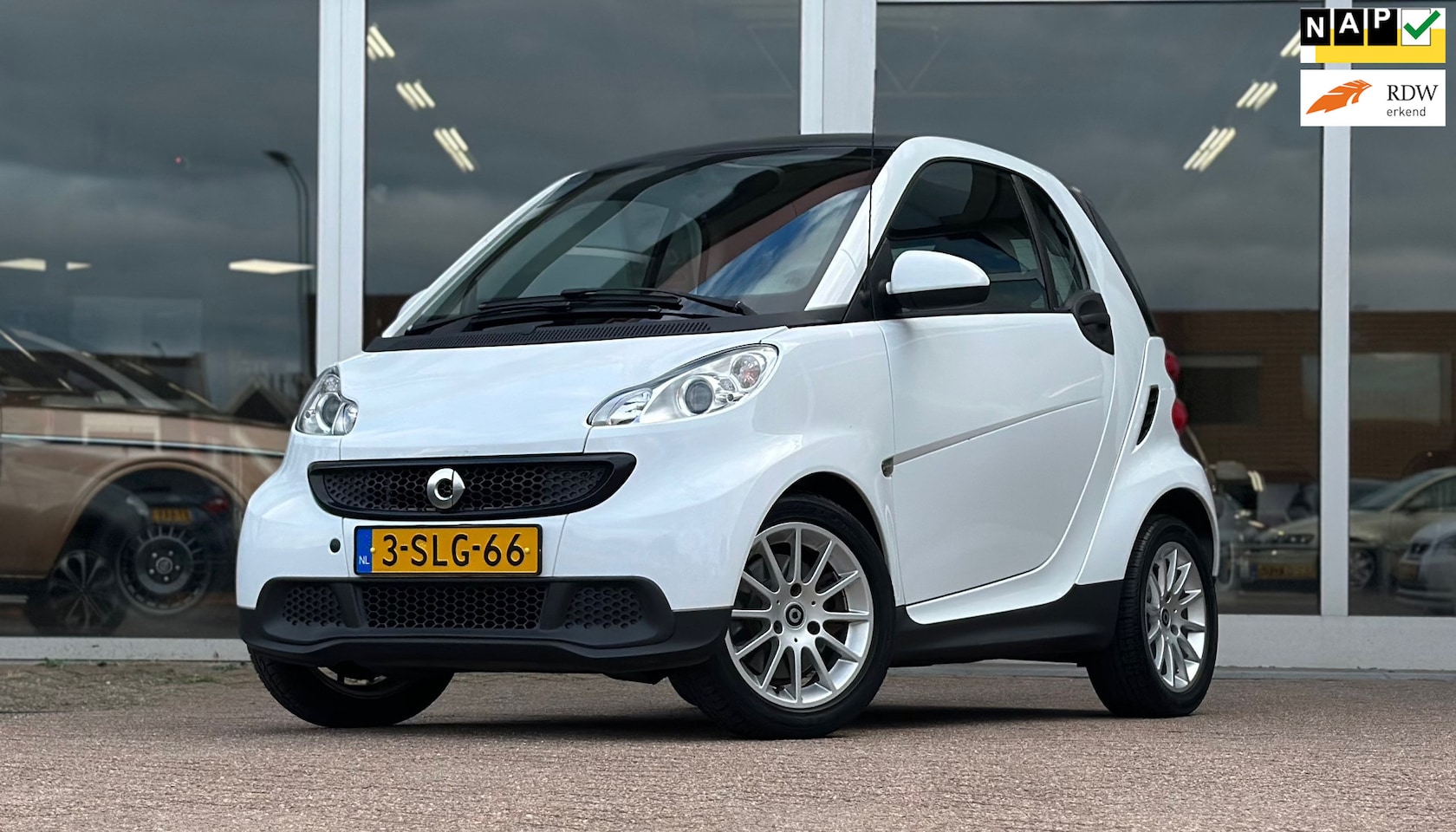 Smart Fortwo coupé - 1.0i mhd A/T Edition Pure1e Eigenaar Airco Mooi! APK 11-2026 - AutoWereld.nl