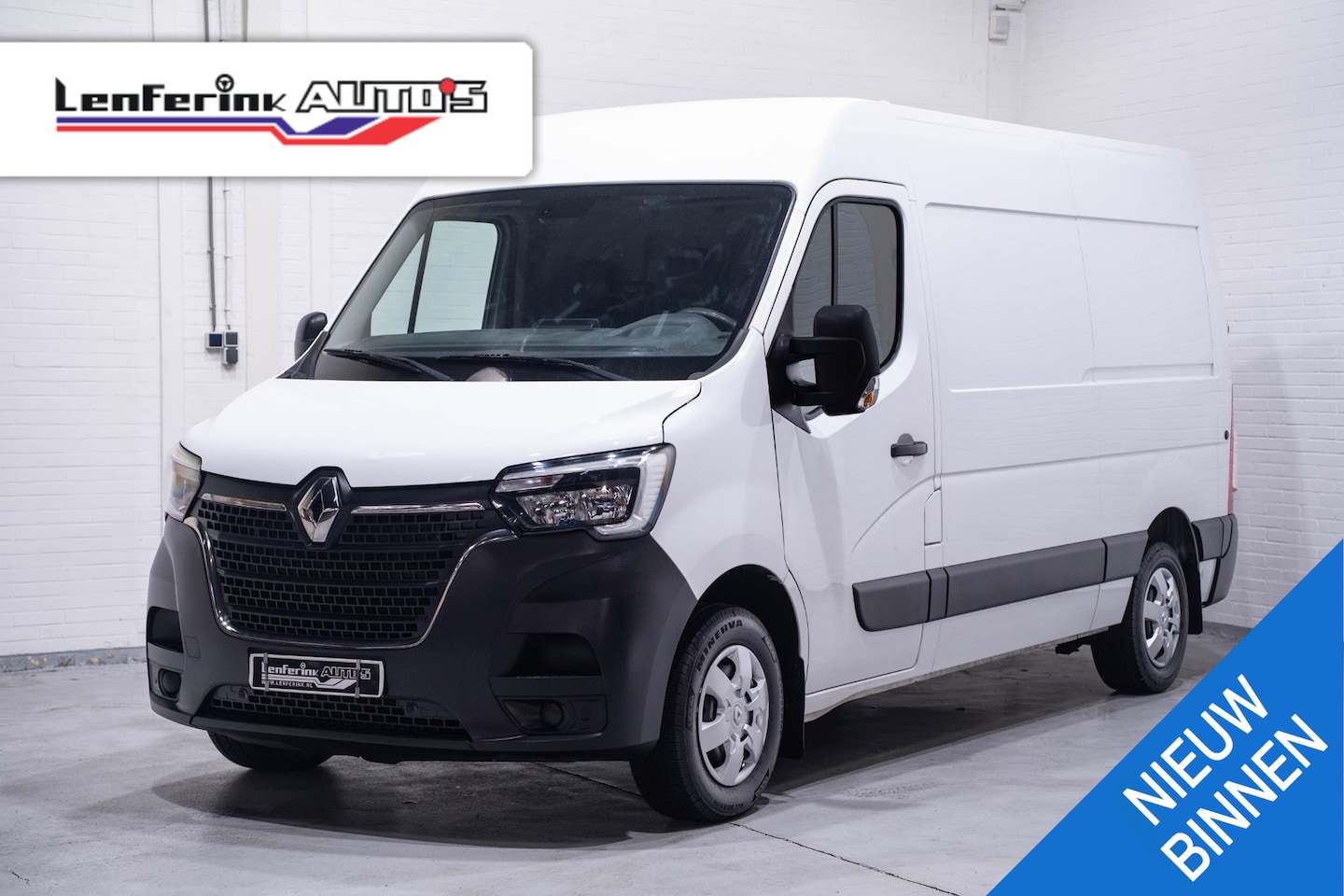 Renault Master - 2.3 dCi 135 pk L2H2 Airco, Trekhaak Cruise Control, Laadruimte Pakket, PDC achter, 3-Zits - AutoWereld.nl