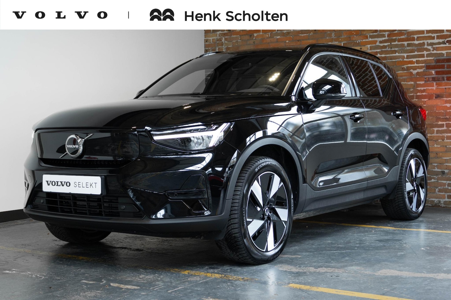 Volvo EX40 - Single Motor Extended Range Plus 82 kWh All-seasonbanden | Verwarmbare voorstoelen - AutoWereld.nl