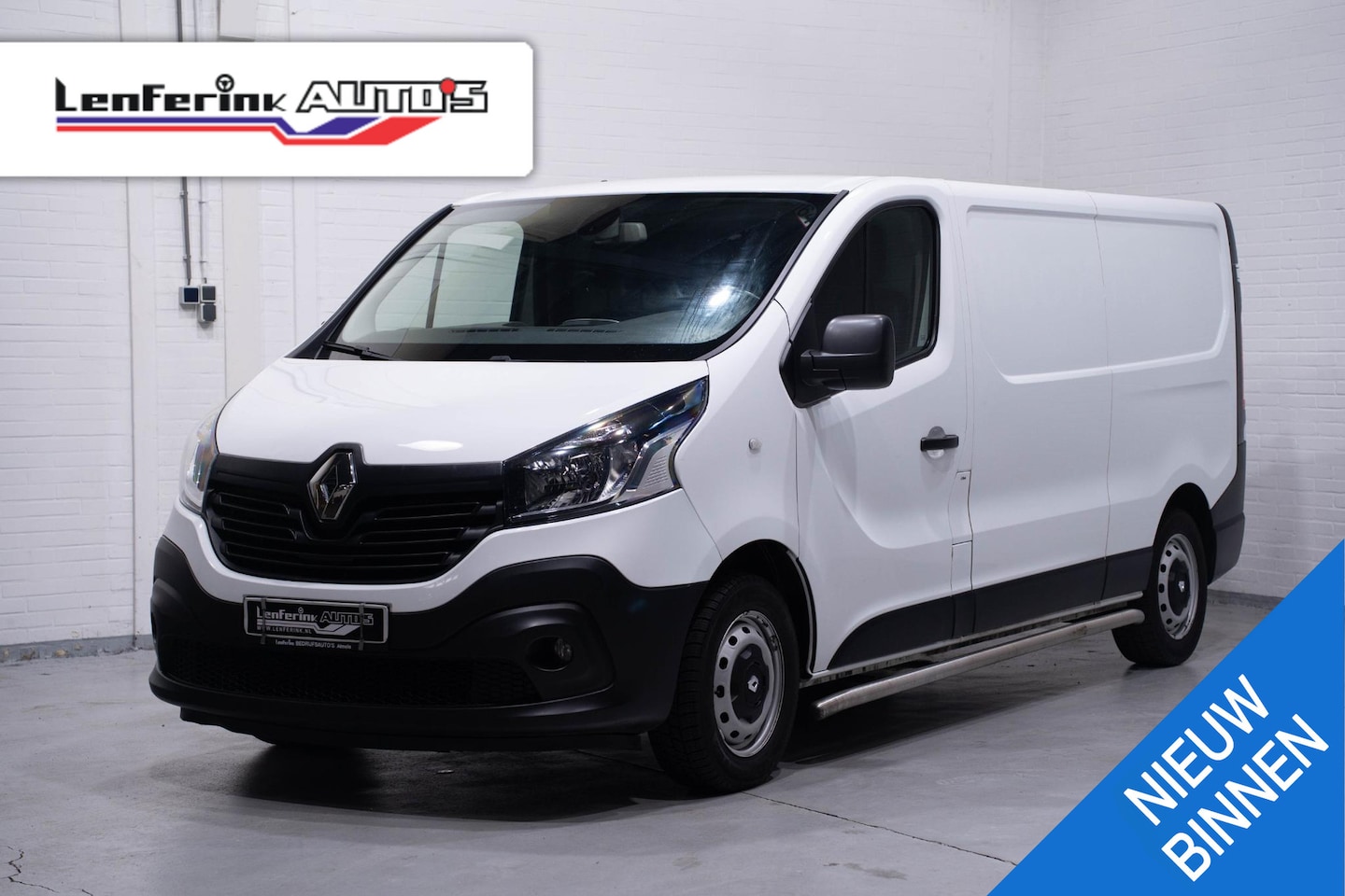 Renault Trafic - 1.6 dCi 125 pk L2H1 Airco, Camera, Laadruimte Pakket, PDC achter, 3-Zits - AutoWereld.nl