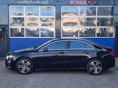 Mercedes-Benz A-klasse - 200 / Automaat / Wegklapbare trekhaak / Led verlichting / Camera / Stoelverwarming