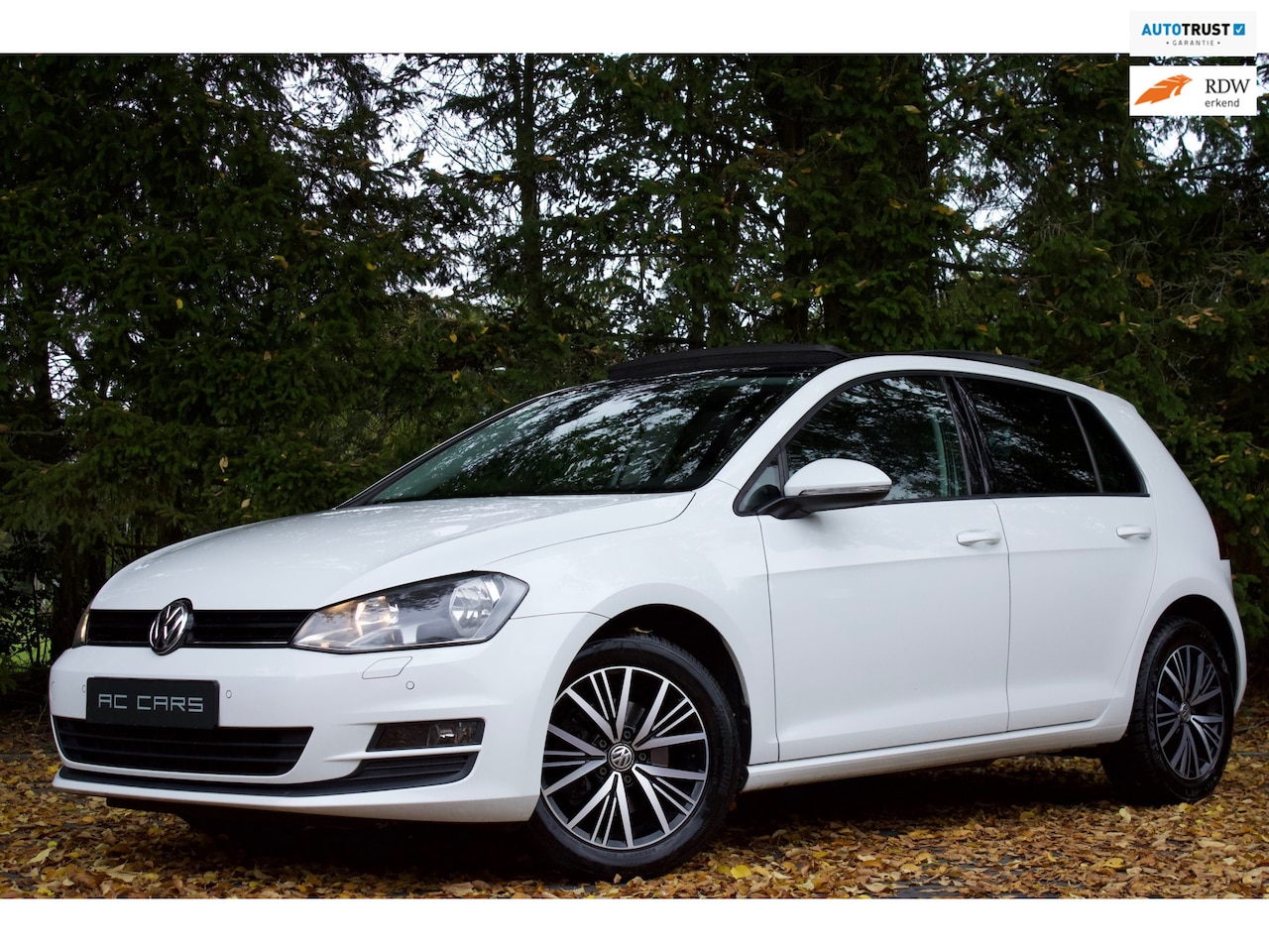 Volkswagen Golf - 1.2 TSI 105PK Allstar - Pano/Trekhaak/Cruise! - AutoWereld.nl